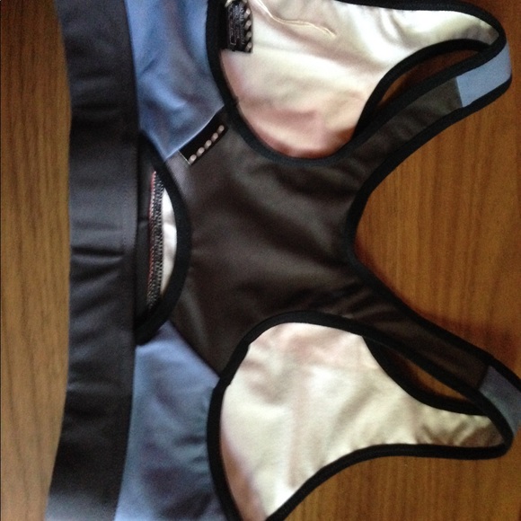 Nike drifit sports bra NWT - Picture 2 of 3